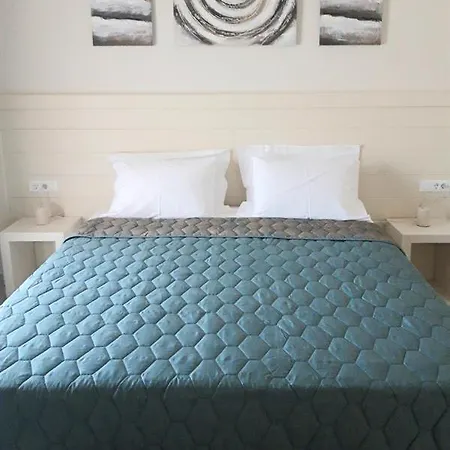 Aria Hotel 3*